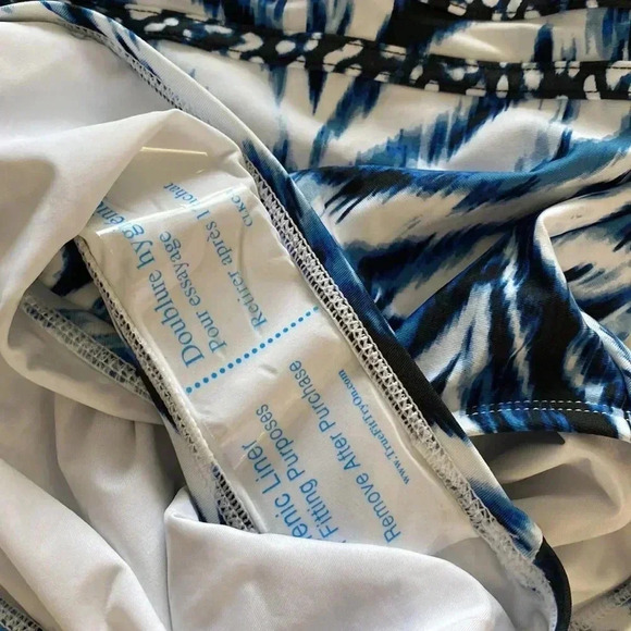 La Blanca Animal Instinct One Shoulder One Piece Swimsuit - Picture 7 of 8